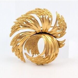 VTG Crown Trifari Gold Tone Swirl Feather Plume Brooch MCM Maximalist